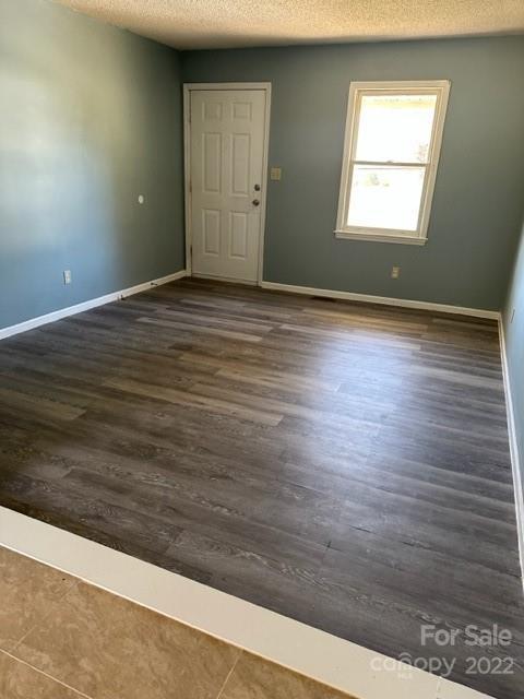 902 30th St NE, Conover, NC 28613 photo 2