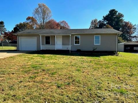 902 30th St NE, Conover, NC 28613 photo 1