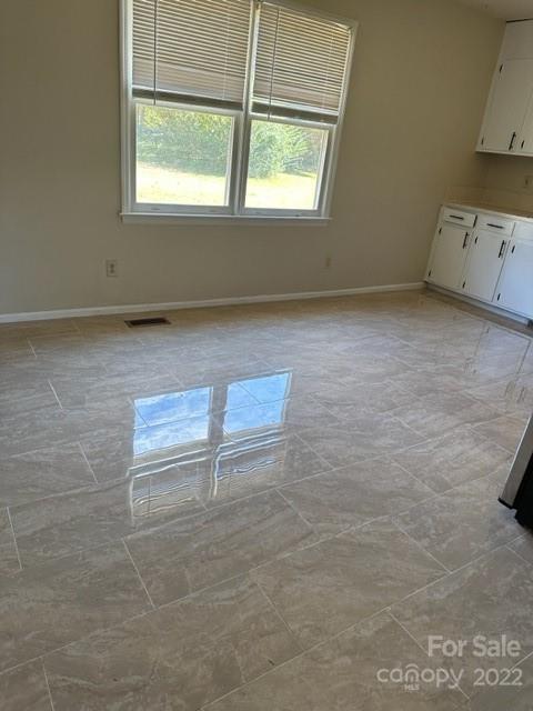902 30th St NE, Conover, NC 28613 photo 4