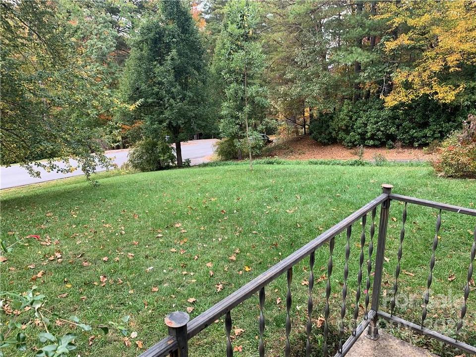  12 Morris Dr, Weaverville, NC 28787 photo 8