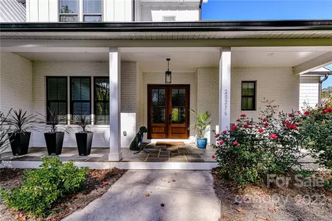 20236 Sloop Ct, Cornelius, NC 28031 photo 4