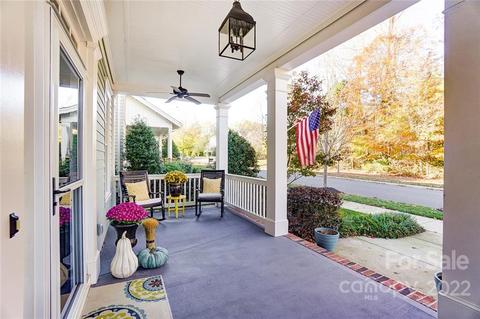 629 Hudson Pl, Davidson, NC 28036 photo 3