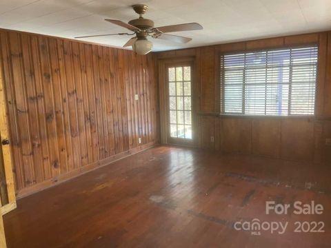 2194 Grapevine Rd, Marshall, NC 28753 photo 5