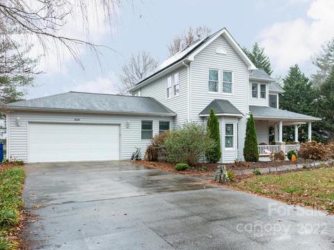 224 Eagle Point Dr, Brevard, NC 28712 photo 1