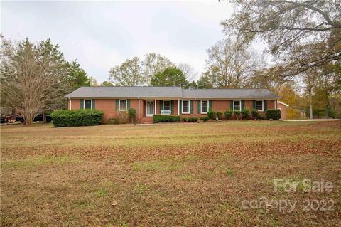 570 Freemont Dr, Lancaster, SC 29720 photo 2