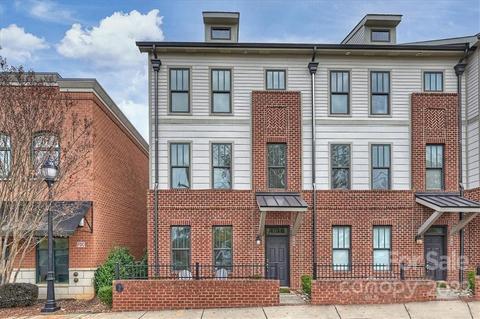 564 Jetton St, Davidson, NC 28036 photo 1