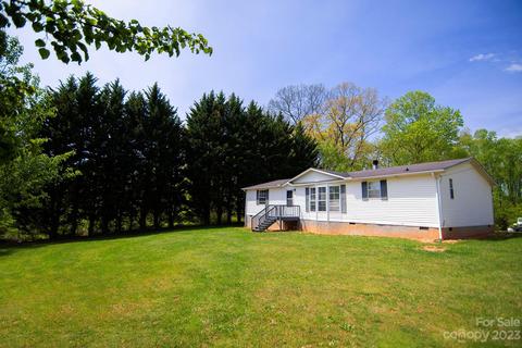 4 Silent Pl, Asheville, NC 28806