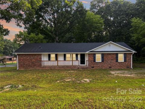 4318 Freeport Dr, Gastonia, NC 28052