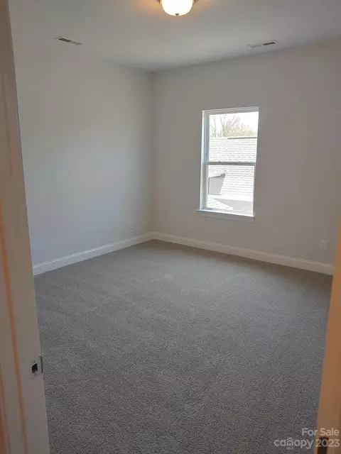 1817 Edgewater Nw Dr NW, Conover, NC 28613 photo 9