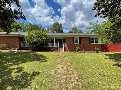 800 Forest Dr, Lancaster, SC 29720 photo 3