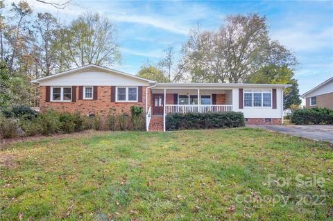 102 Dogwood Dr, Great Falls, SC 29055