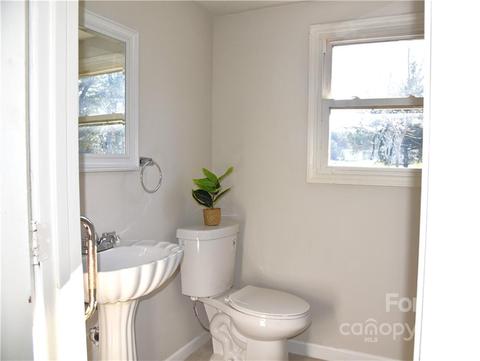 458 Kimmon Rd, Harmony, NC 28634 photo 9