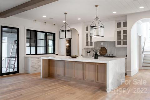 2000 Forest E Dr E, Charlotte, NC 28211 photo 8