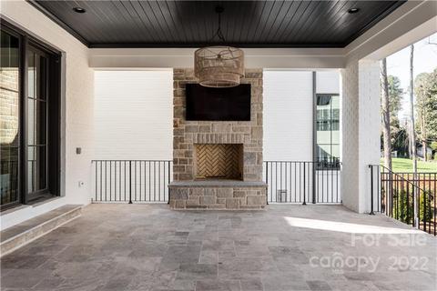 2000 Forest E Dr E, Charlotte, NC 28211 photo 11