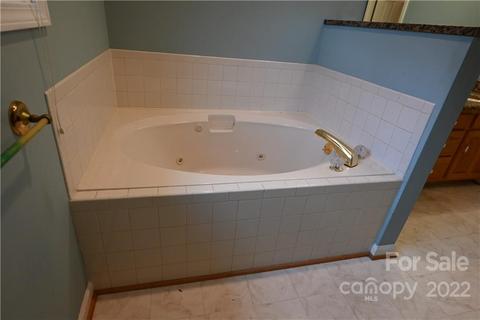 3958 Golf Dr NE, Conover, NC 28613 photo 23