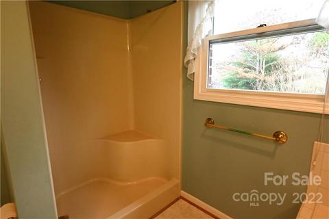 3958 Golf Dr NE, Conover, NC 28613 photo 22