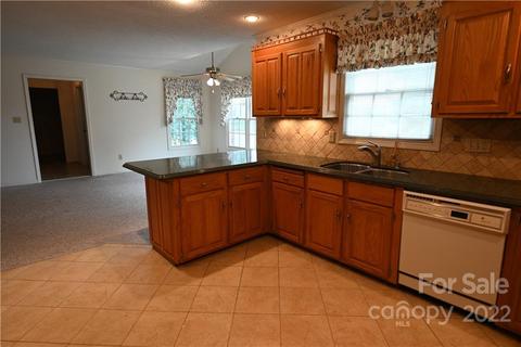 3958 Golf Dr NE, Conover, NC 28613 photo 6