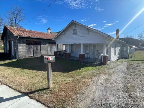 850 State St, Marion, NC 28752