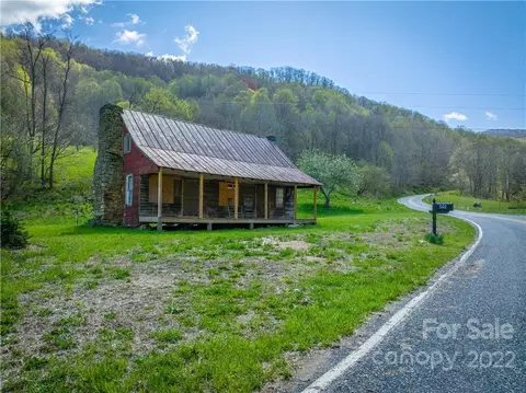 633 S Fork Rd, Marshall, NC 28753 photo 2