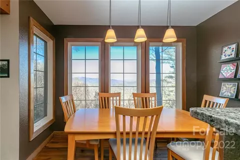 250 Creekside C-101 Way #C-101, Burnsville, NC 28714