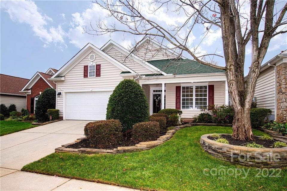 406 Garnet Ct, Fort Mill, SC 29708 | 30 Photos | MLS #3923406 - Movoto