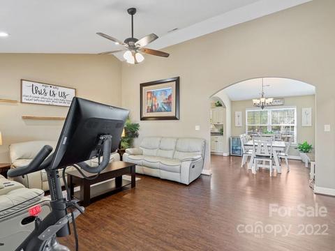 5075 Sedgefield Dr, Lancaster, SC 29720 photo 3