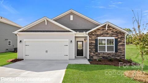 919 Newport Ct, Asheville, NC 28806