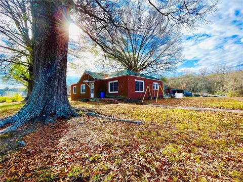 1067 Nc 16 N Hwy, Taylorsville, NC 28681