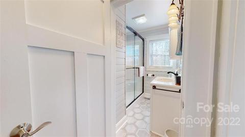 86 Walnut St, Marion, NC 28752 photo 17