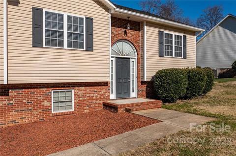 4847 Sandstone Dr, Conover, NC 28613 photo 3