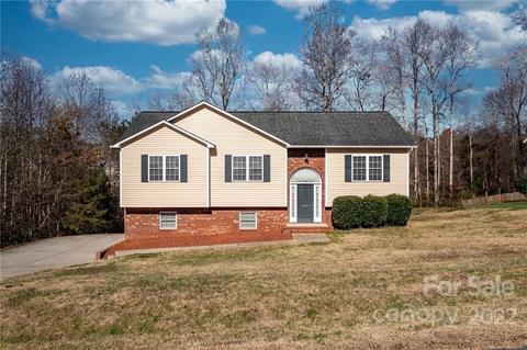 4847 Sandstone Dr, Conover, NC 28613 photo 2