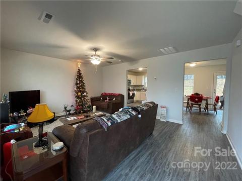 1676 Mayfair Dr, Conover, NC 28613 photo 2