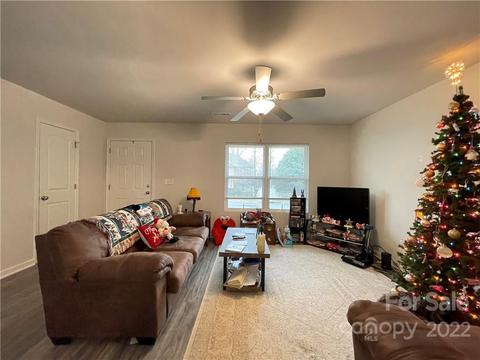 1676 Mayfair Dr, Conover, NC 28613 photo 3
