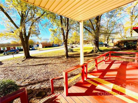 906 15th St NW, Conover, NC 28613 photo 6