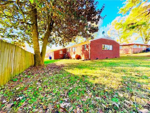 906 15th St NW, Conover, NC 28613 photo 3