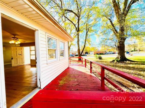 906 15th St NW, Conover, NC 28613 photo 7