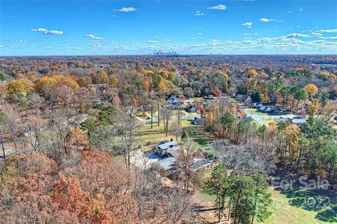 6725 Sullins Rd, Charlotte, NC 28214