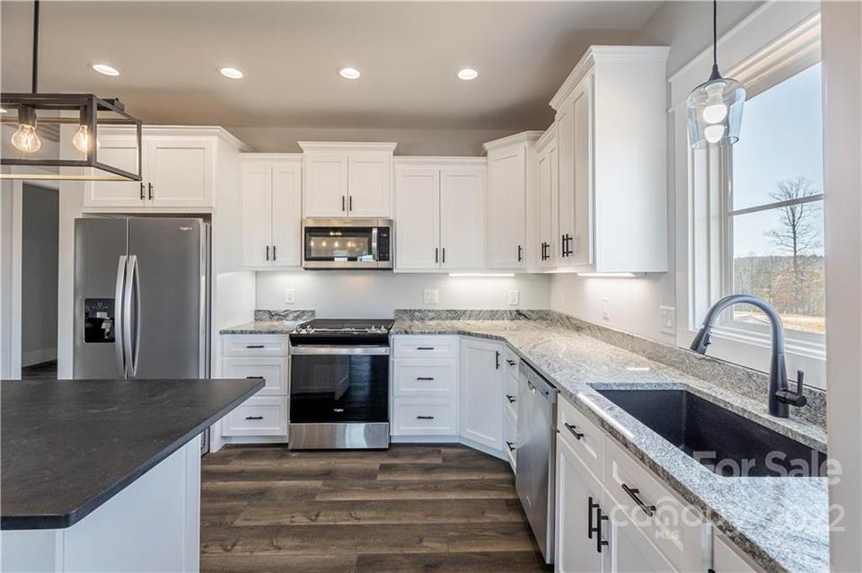  4555 Bristol Dr, Morganton, NC 28655 photo 8