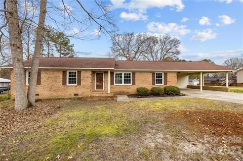 2532 Watson Dr, Lancaster, SC 29720 photo 2