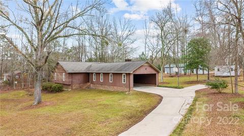 2765 Pineview Dr, Lancaster, SC 29720 photo 2