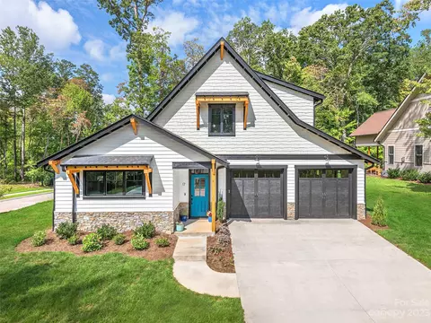 17 Ashe Park Cir, Asheville, NC 28806