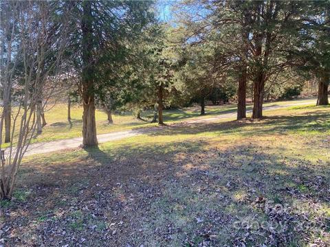 408 Hackberry Dr, Gaffney, SC 29340 photo 2