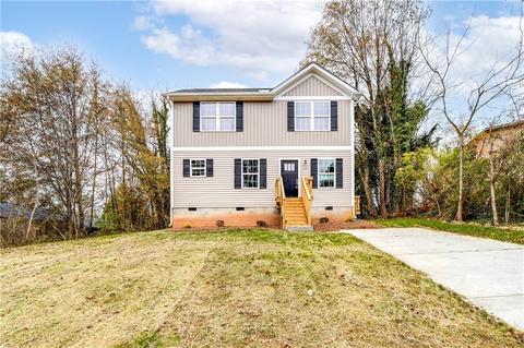 219 8th Avenue Dr, Hickory, NC 28602 photo 1