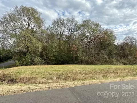132 Chickasaw Dr, Shelby, NC 28152