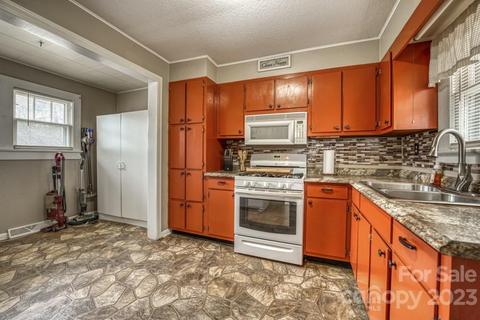 1085 Old Clyde Rd, Clyde, NC 28721 photo 12