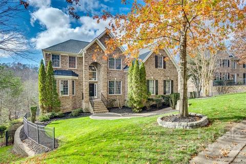 916 Cove Point Ln, Tega Cay, SC 29708