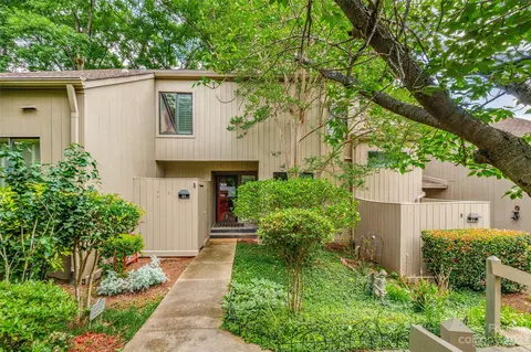 93 Ridgeport Rd, Lake Wylie, SC 29710