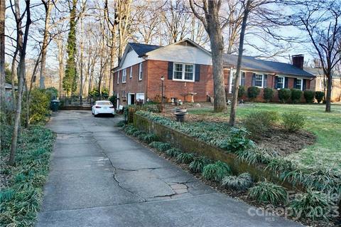 612 2nd Ave NE, Conover, NC 28613 photo 4