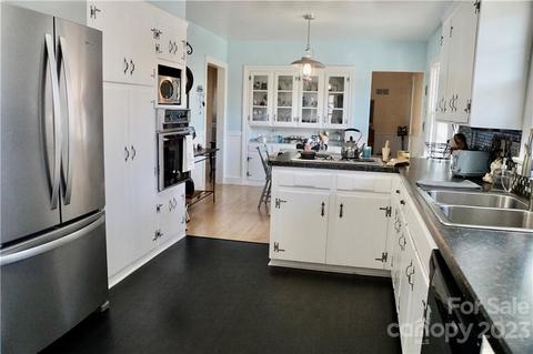 612 2nd Ave NE, Conover, NC 28613 photo 10