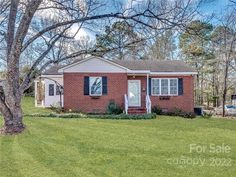402 Laurel Ct, Lancaster, SC 29720 photo 1